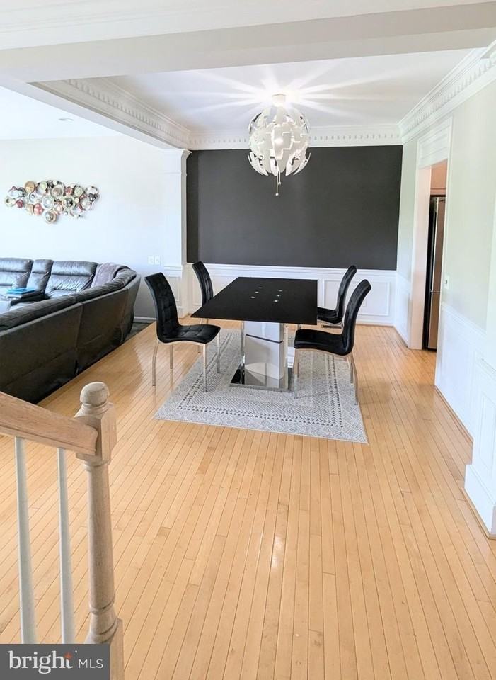 20867 Trinity Sq - Photo 5 of 19