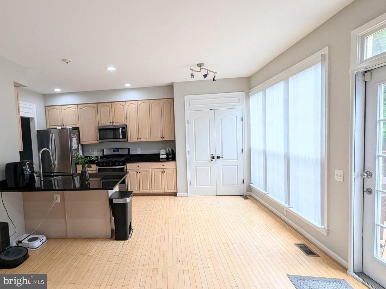 20867 Trinity Sq - Photo 7 of 19