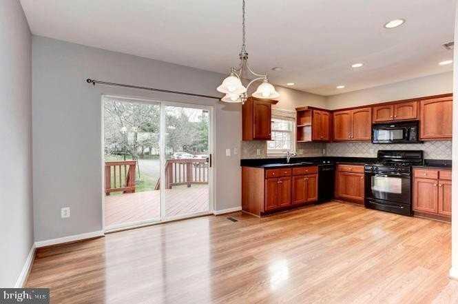 25454 Upper Clubhouse Dr - Photo 5 of 27