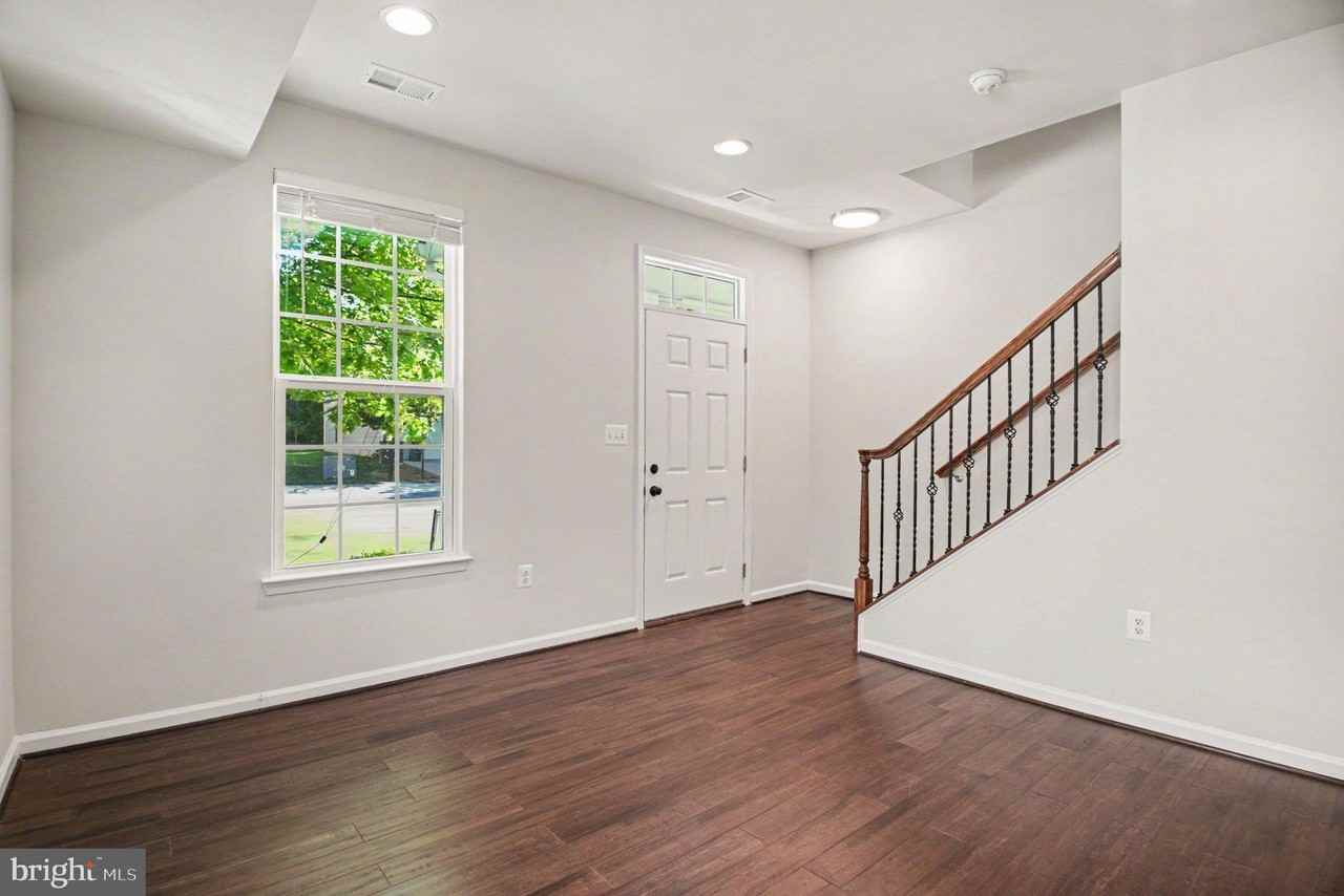1643 Dorothy Ln - Photo 3 of 24