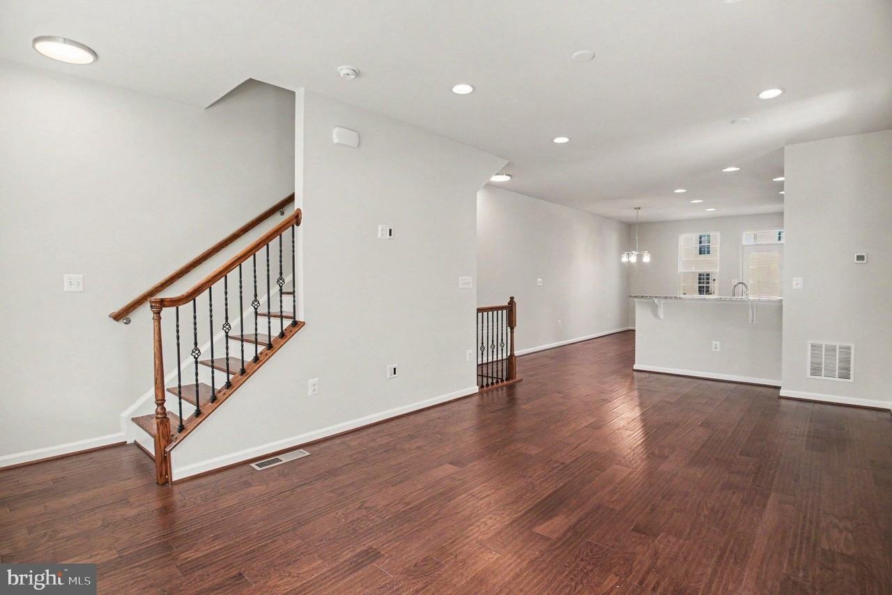 1643 Dorothy Ln - Photo 4 of 24