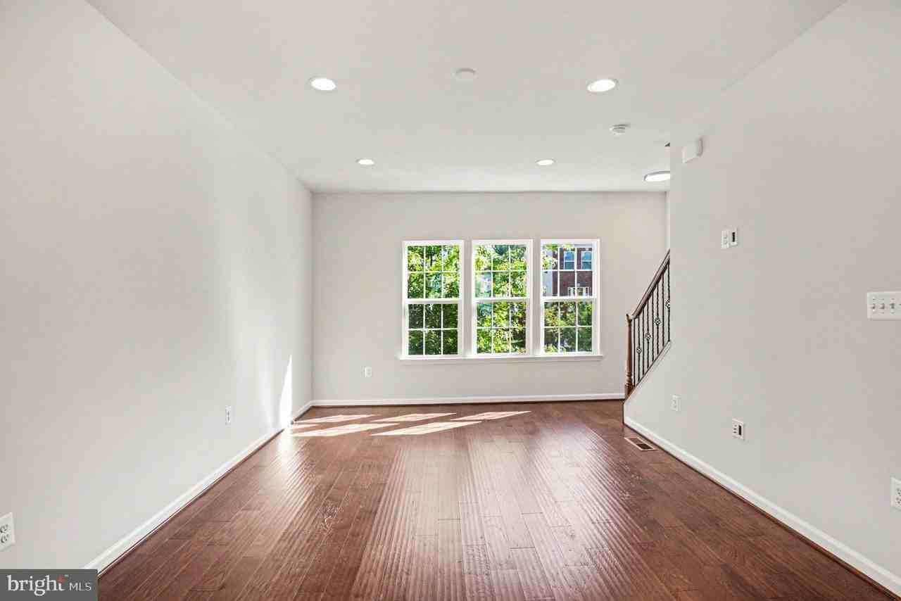 1643 Dorothy Ln - Photo 5 of 24