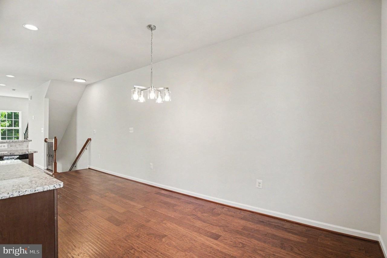 1643 Dorothy Ln - Photo 6 of 24