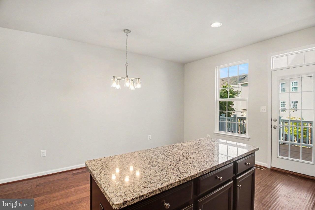 1643 Dorothy Ln - Photo 7 of 24