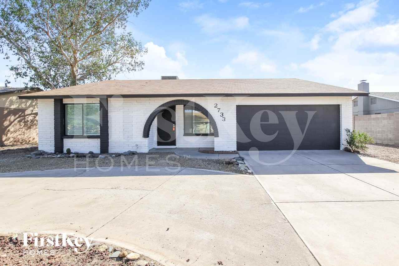 2733 W Villa Rita Dr