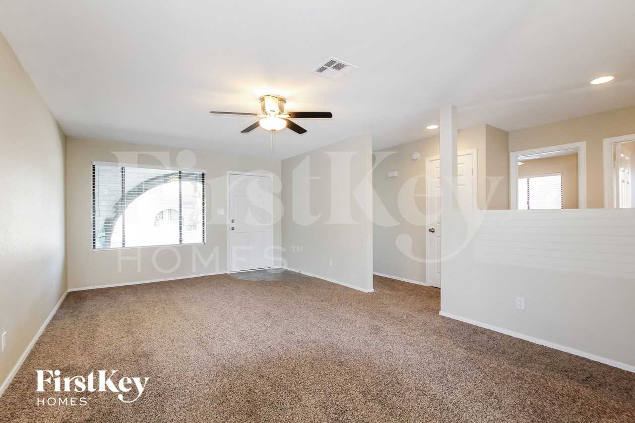 2733 W Villa Rita Dr - Photo 3 of 16