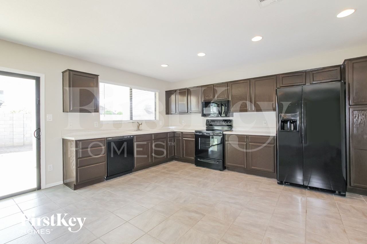 2733 W Villa Rita Dr - Photo 6 of 16