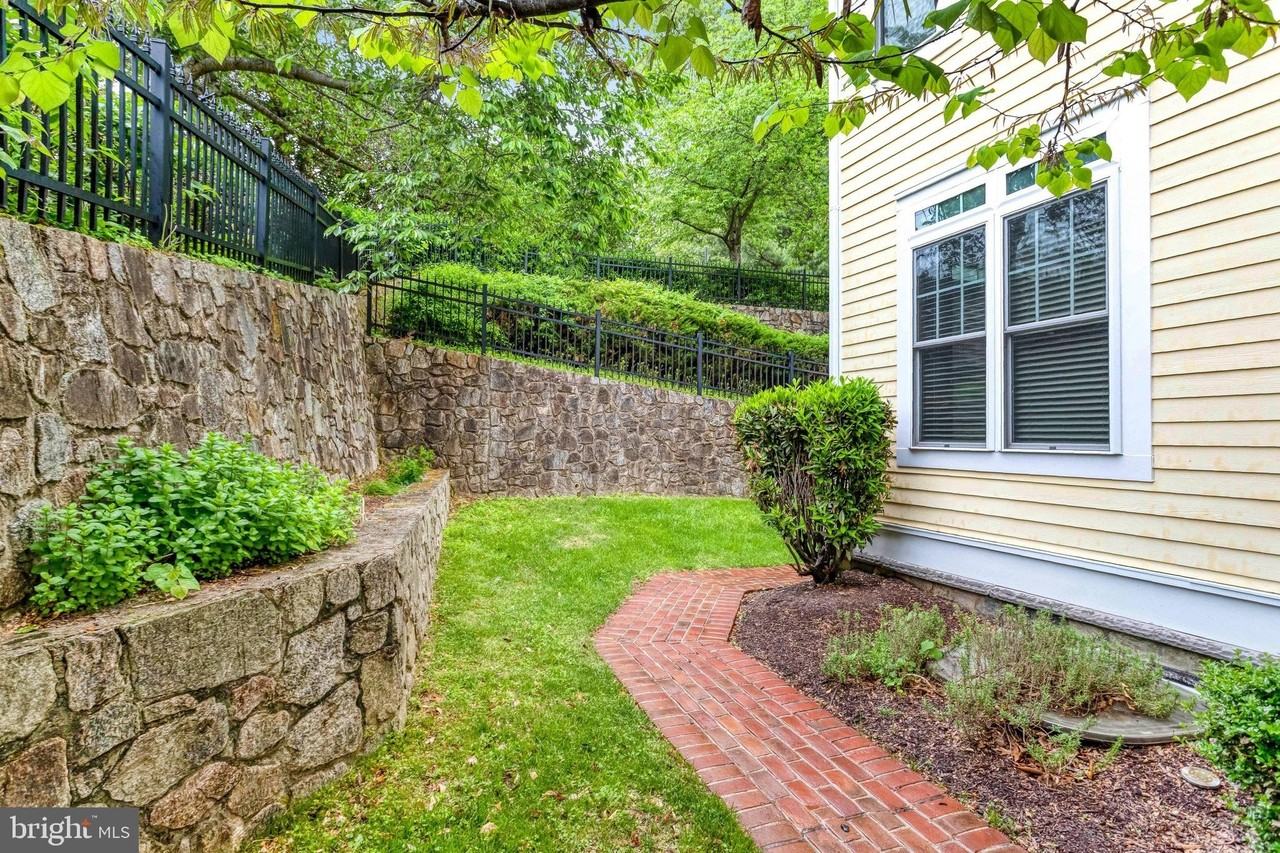 114 Mount High St - Photo 3 of 41