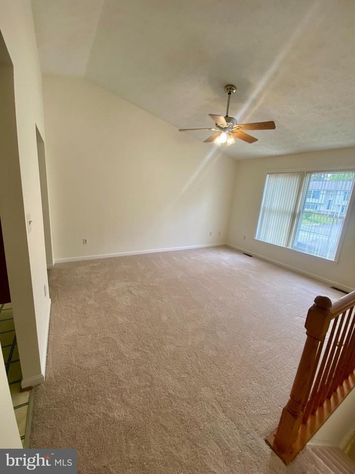 7316 Stone Crossing Dr - Photo 3 of 15