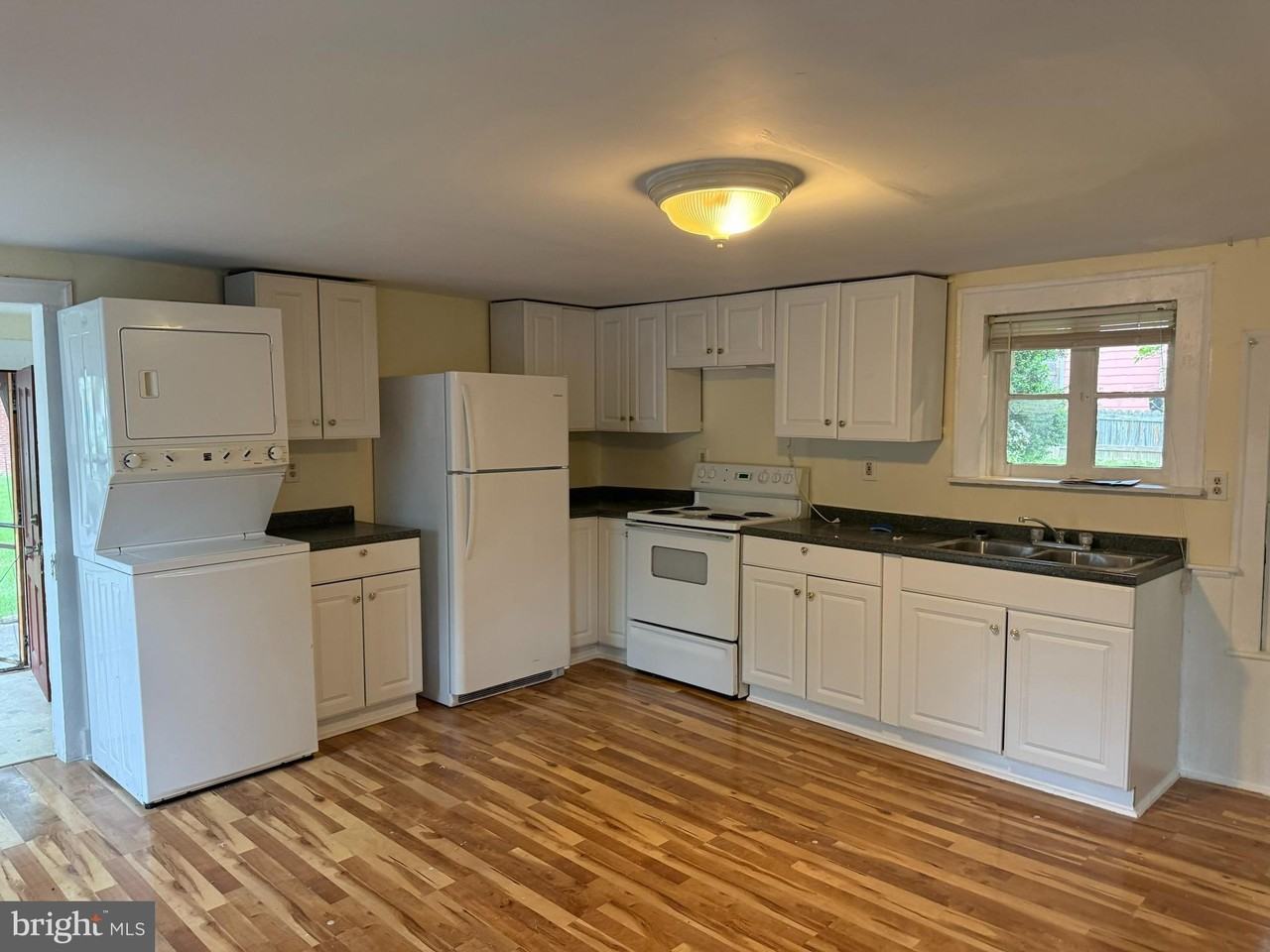 619 S Cameron St #1 - Photo 2 of 8