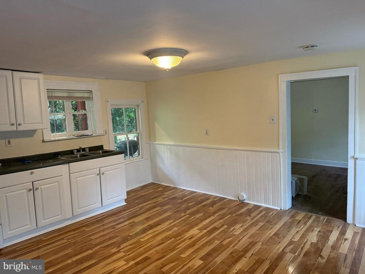 619 S Cameron St #1 - Photo 3 of 8