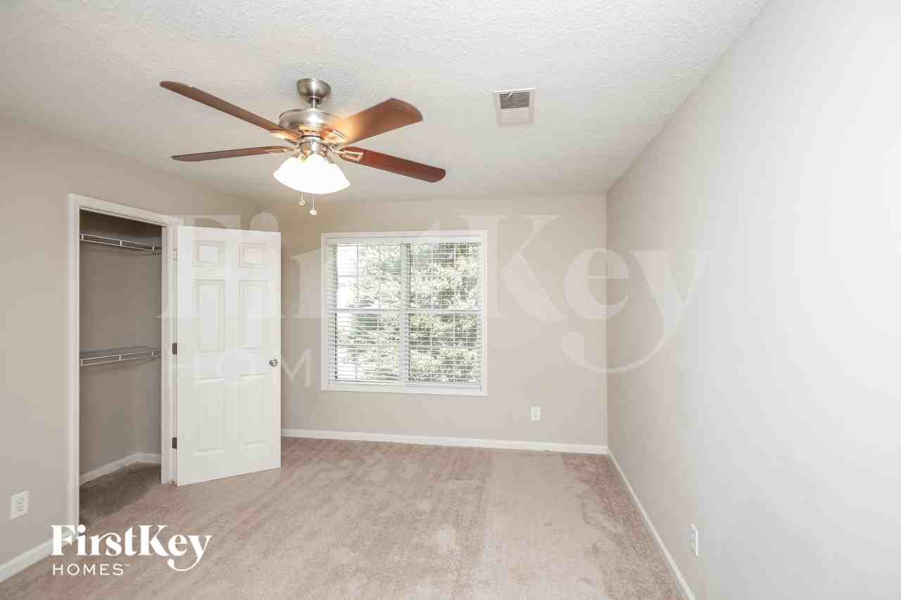 2701 Chadwick Ln Nw - Photo 5 of 16