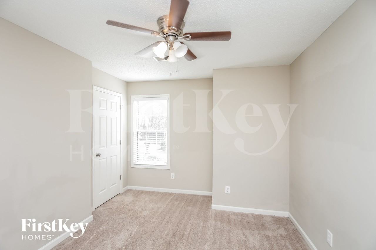 2701 Chadwick Ln Nw - Photo 6 of 16