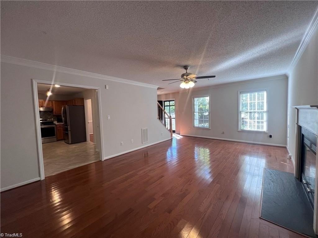 4 Whistling Oak Trl - Photo 7 of 38
