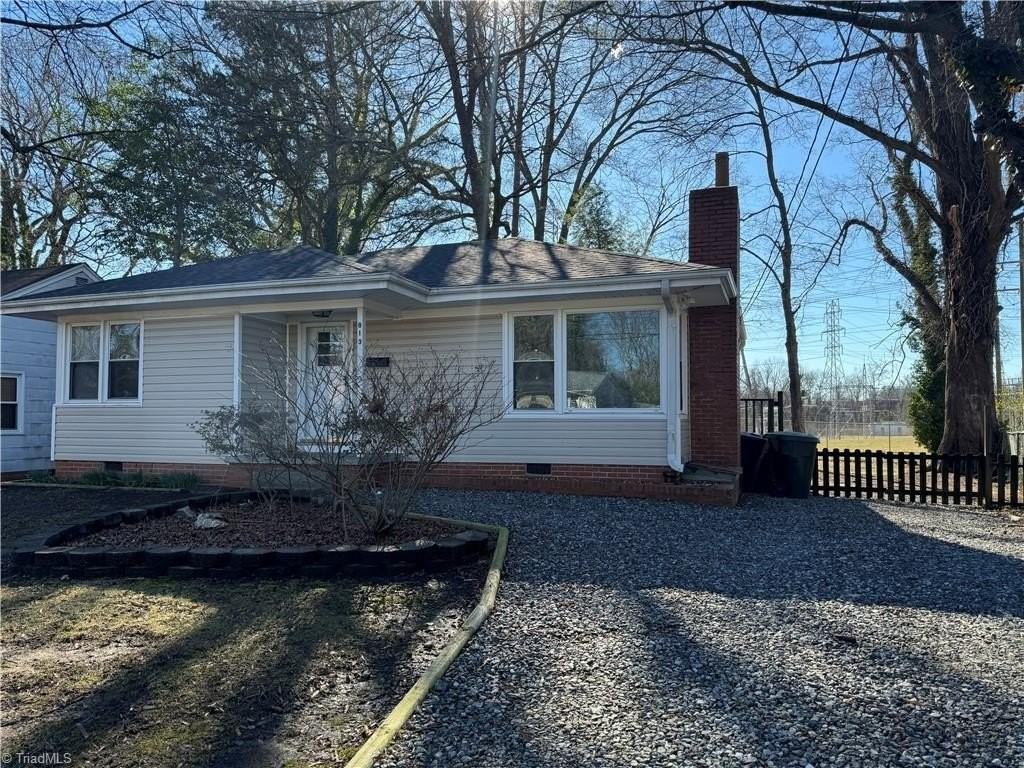 813 Idlewood Dr - Photo 2 of 25