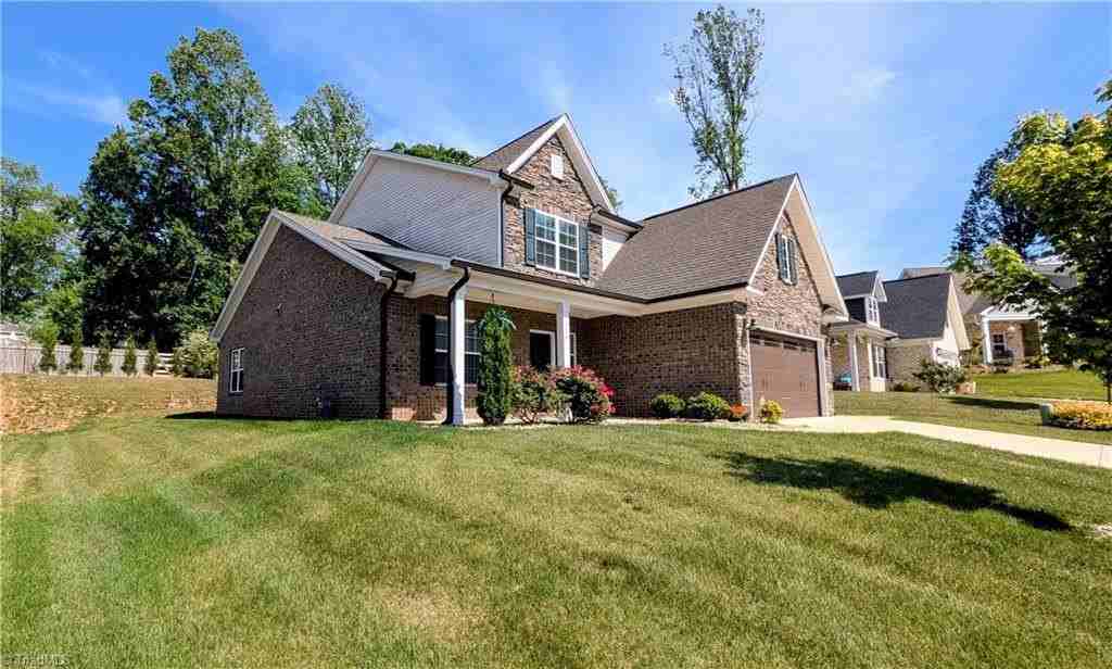 226 Bismarck Ct - Photo 3 of 20