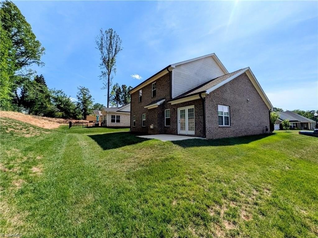 226 Bismarck Ct - Photo 4 of 20