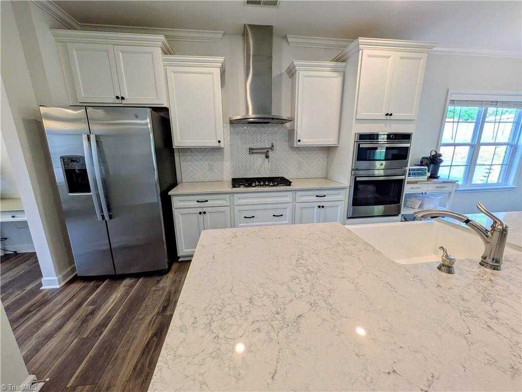 226 Bismarck Ct - Photo 6 of 20
