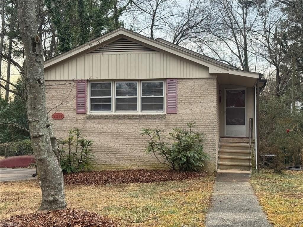2319 Albright Dr - Photo 2 of 46