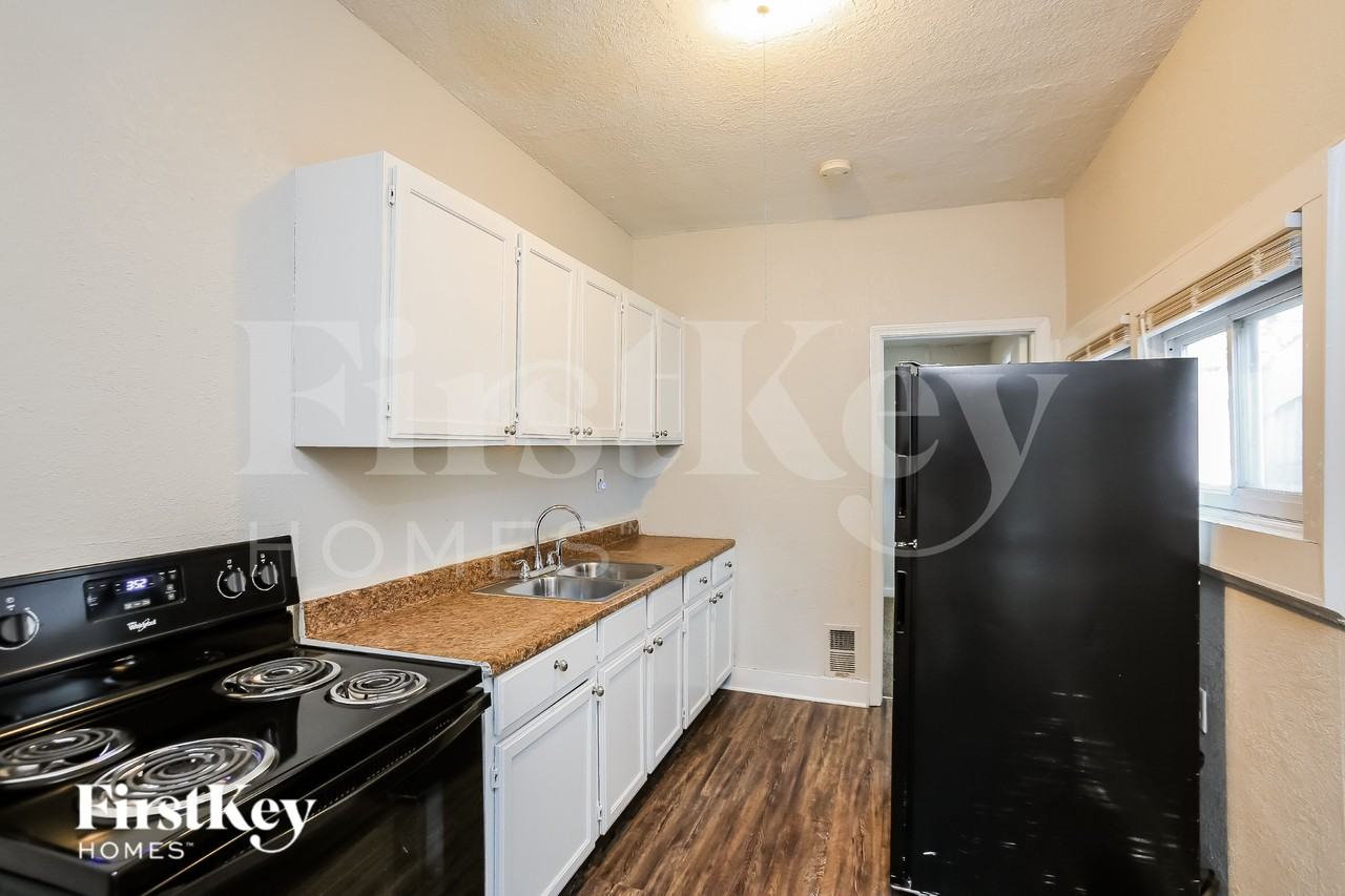 2447 Norton Ave - Photo 7 of 18