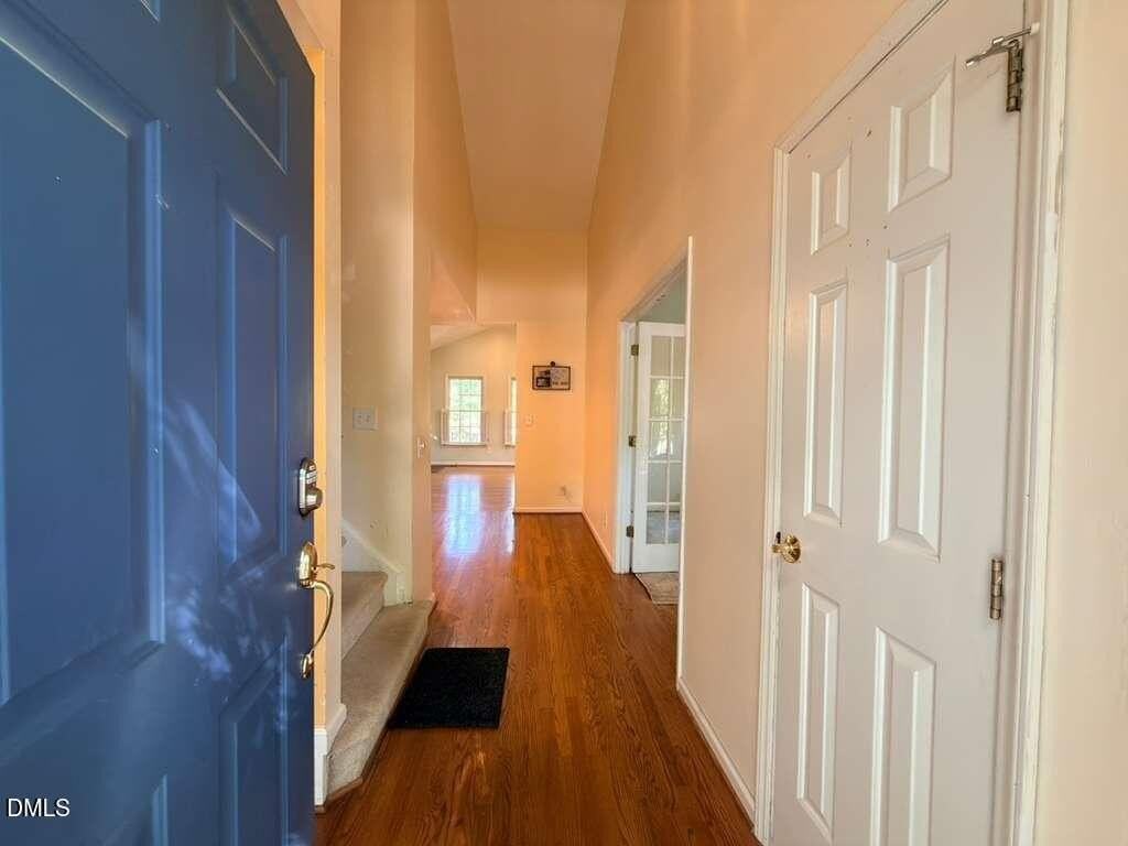 109 E Seve Ct - Photo 3 of 33