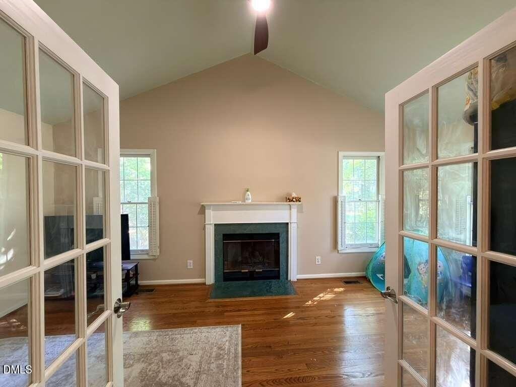 109 E Seve Ct - Photo 4 of 33