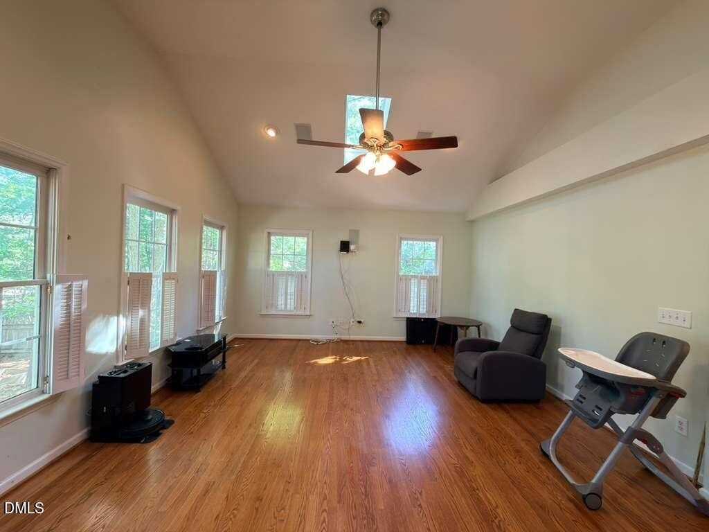 109 E Seve Ct - Photo 7 of 33