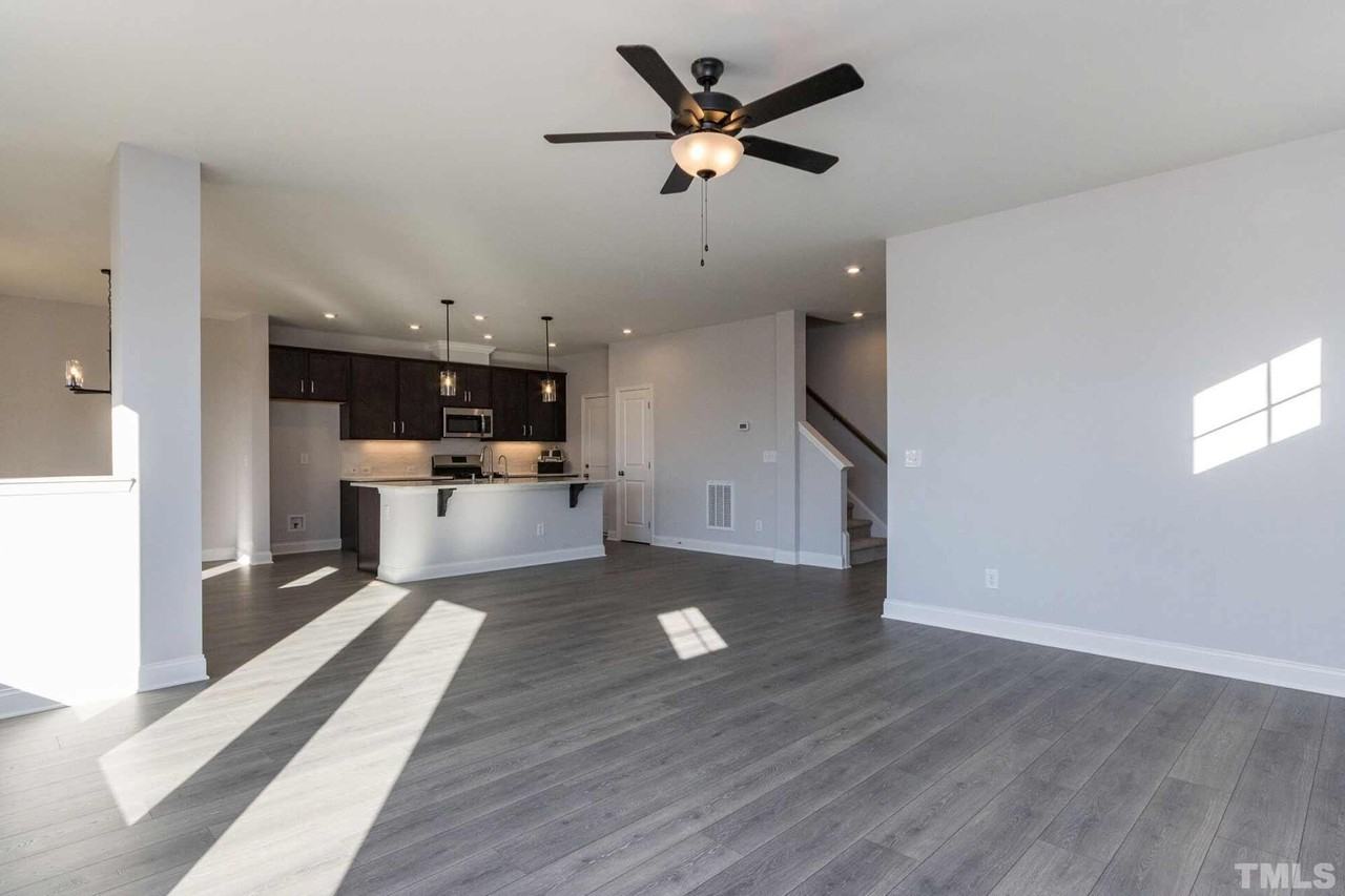 124 Plenty Ct - Photo 3 of 19