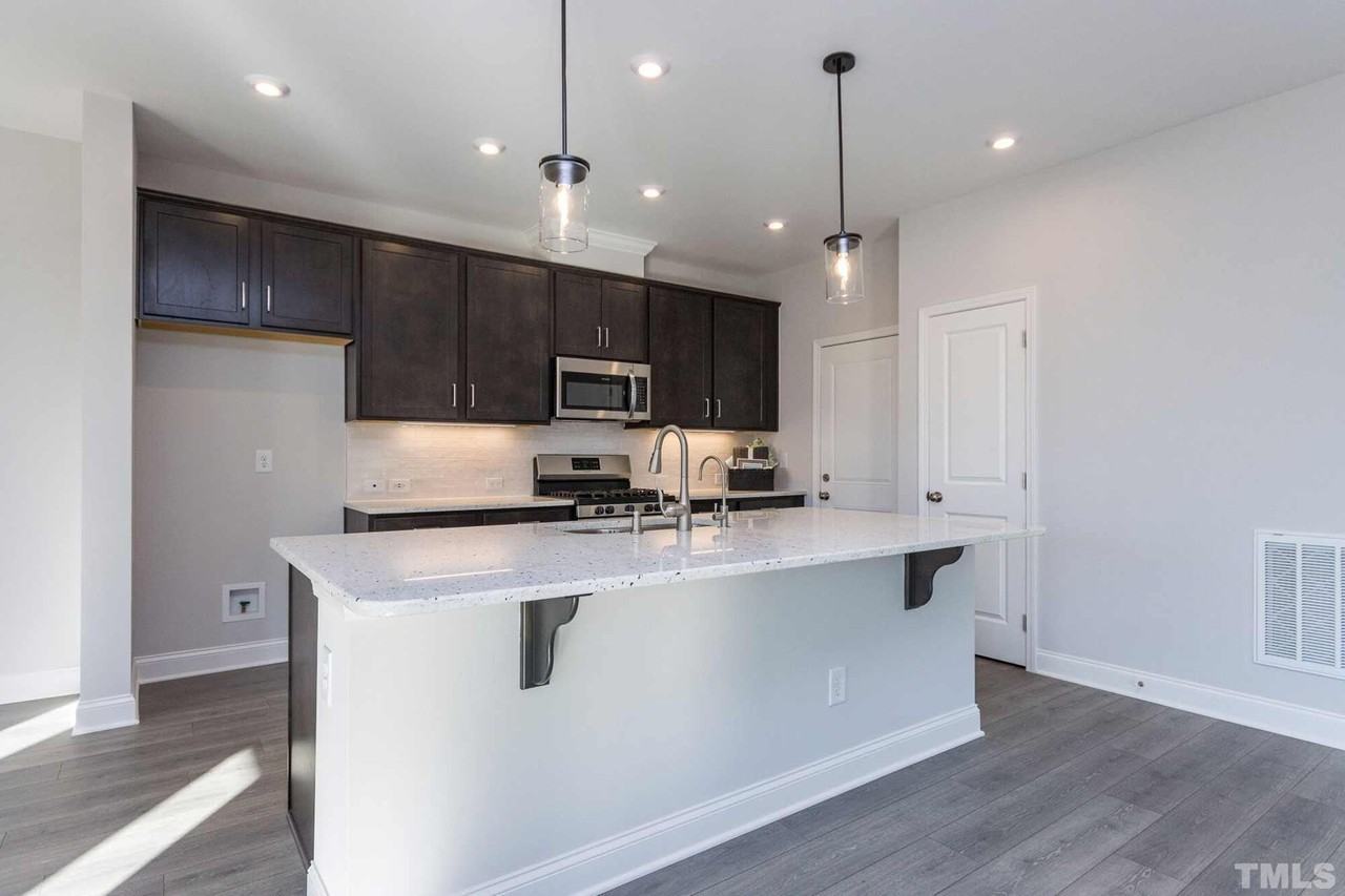 124 Plenty Ct - Photo 5 of 19