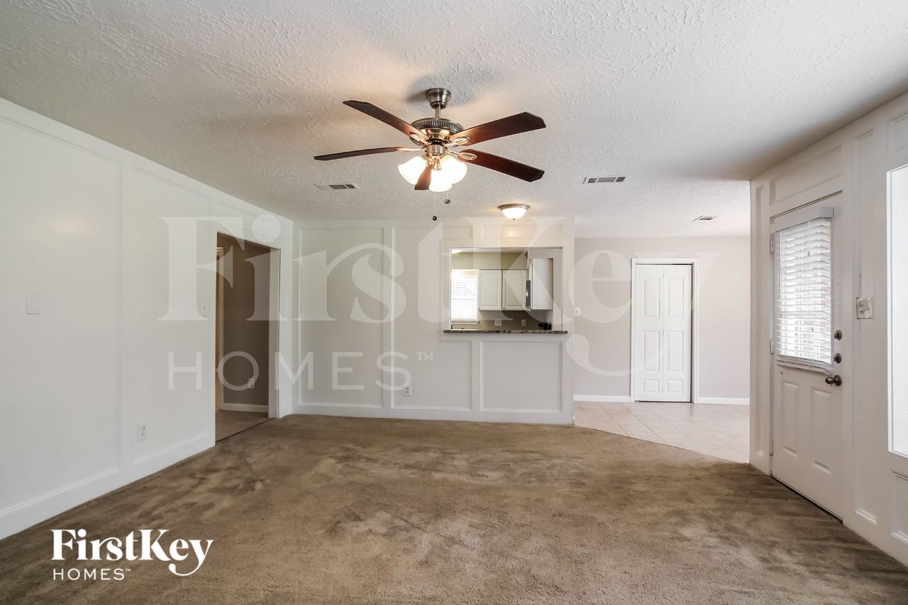 24106 Creekview Dr - Photo 6 of 17
