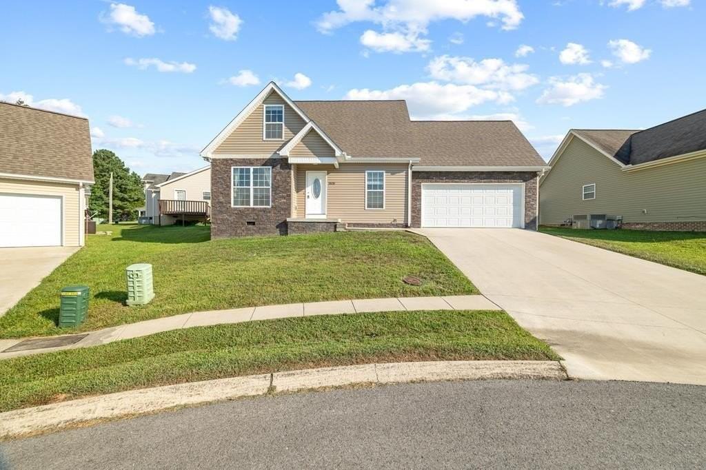 1805 Birdie Ct - Photo 2 of 28