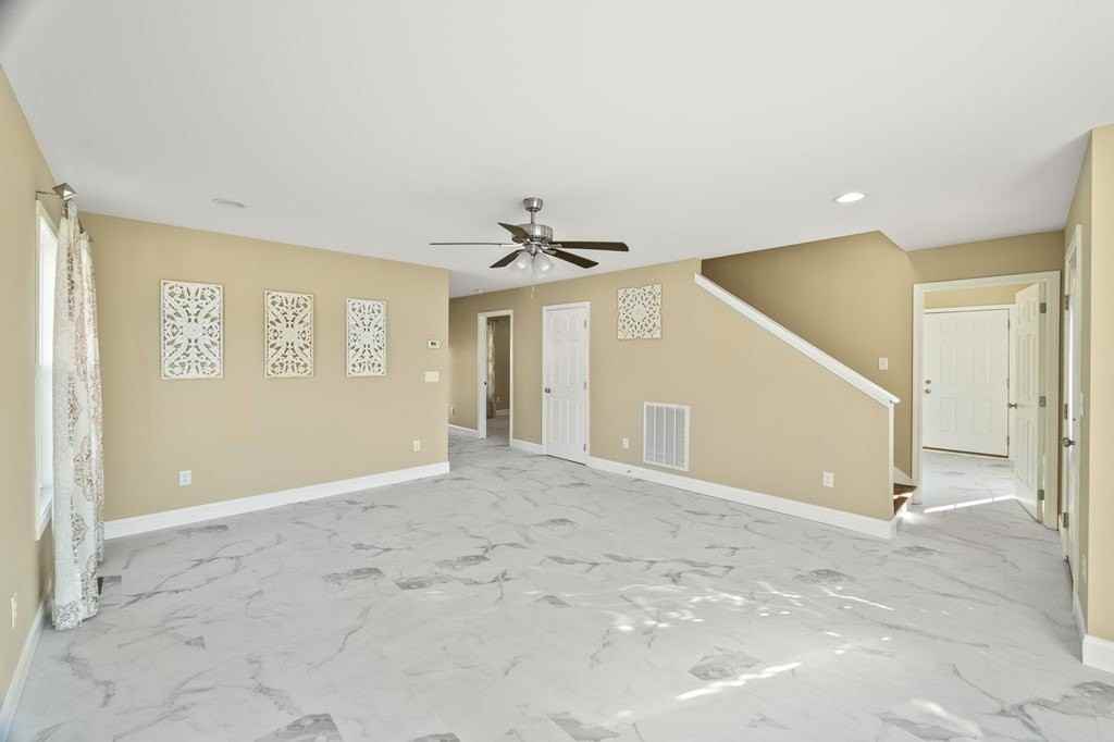 1805 Birdie Ct - Photo 3 of 28