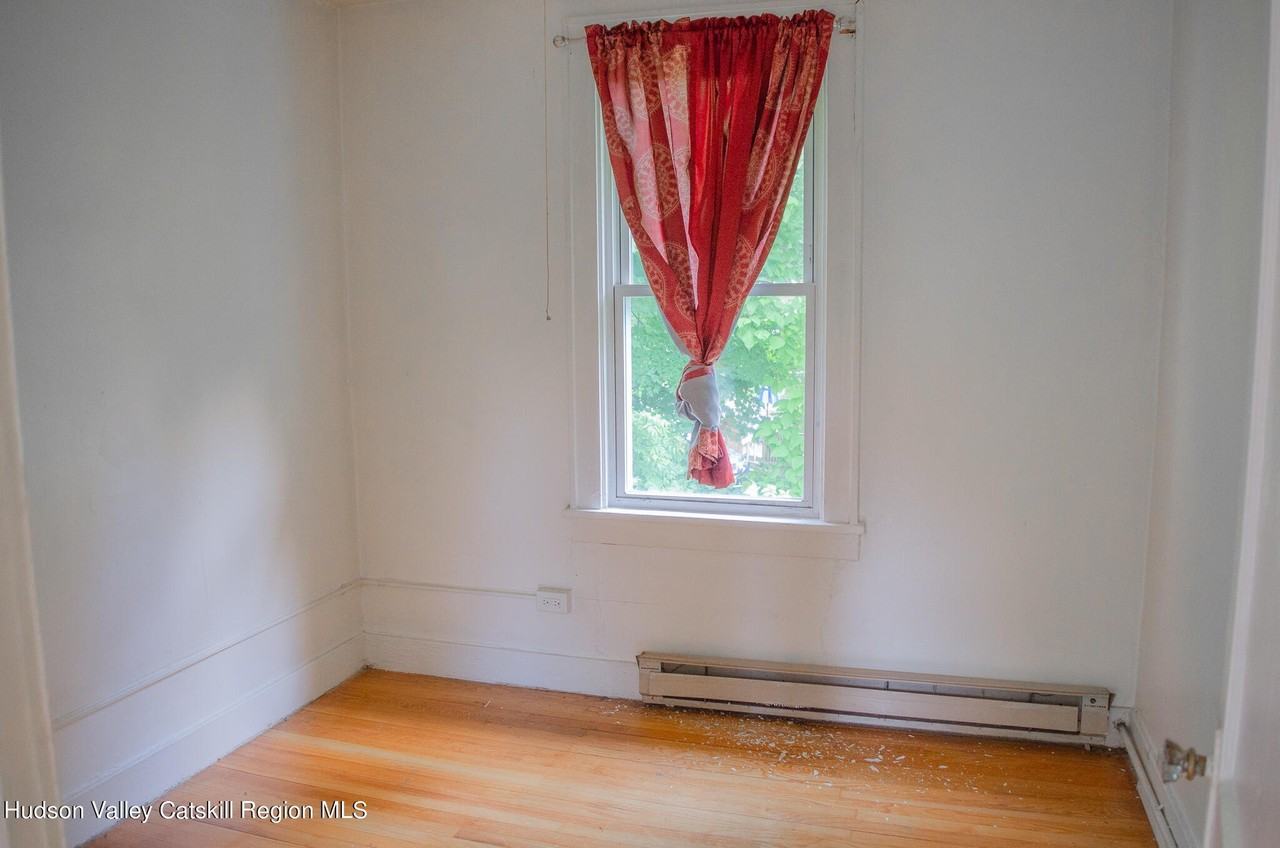 1620 Columbia Tpke #3 - Photo 5 of 14