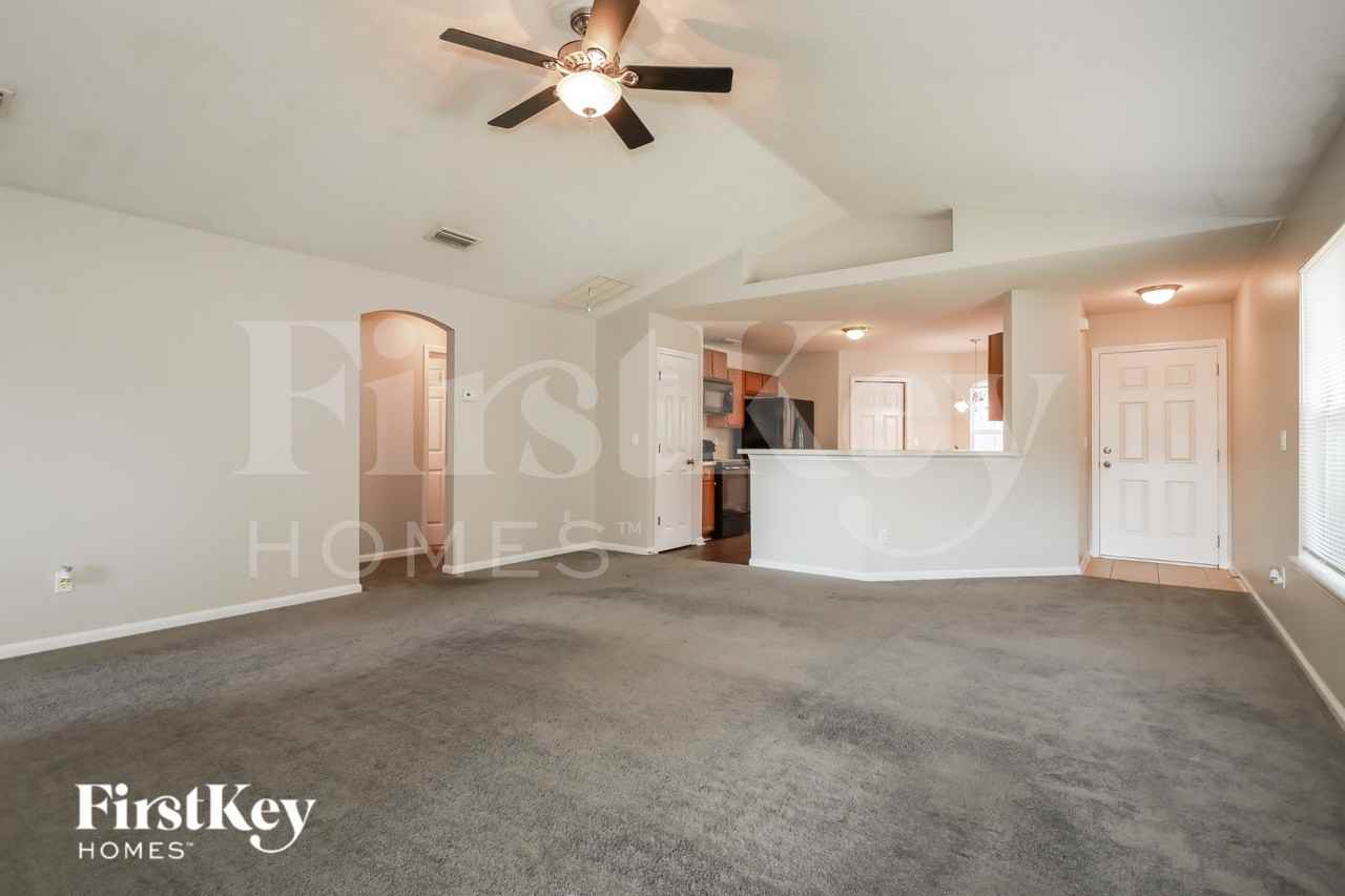 2089 W Lymington Way - Photo 5 of 20