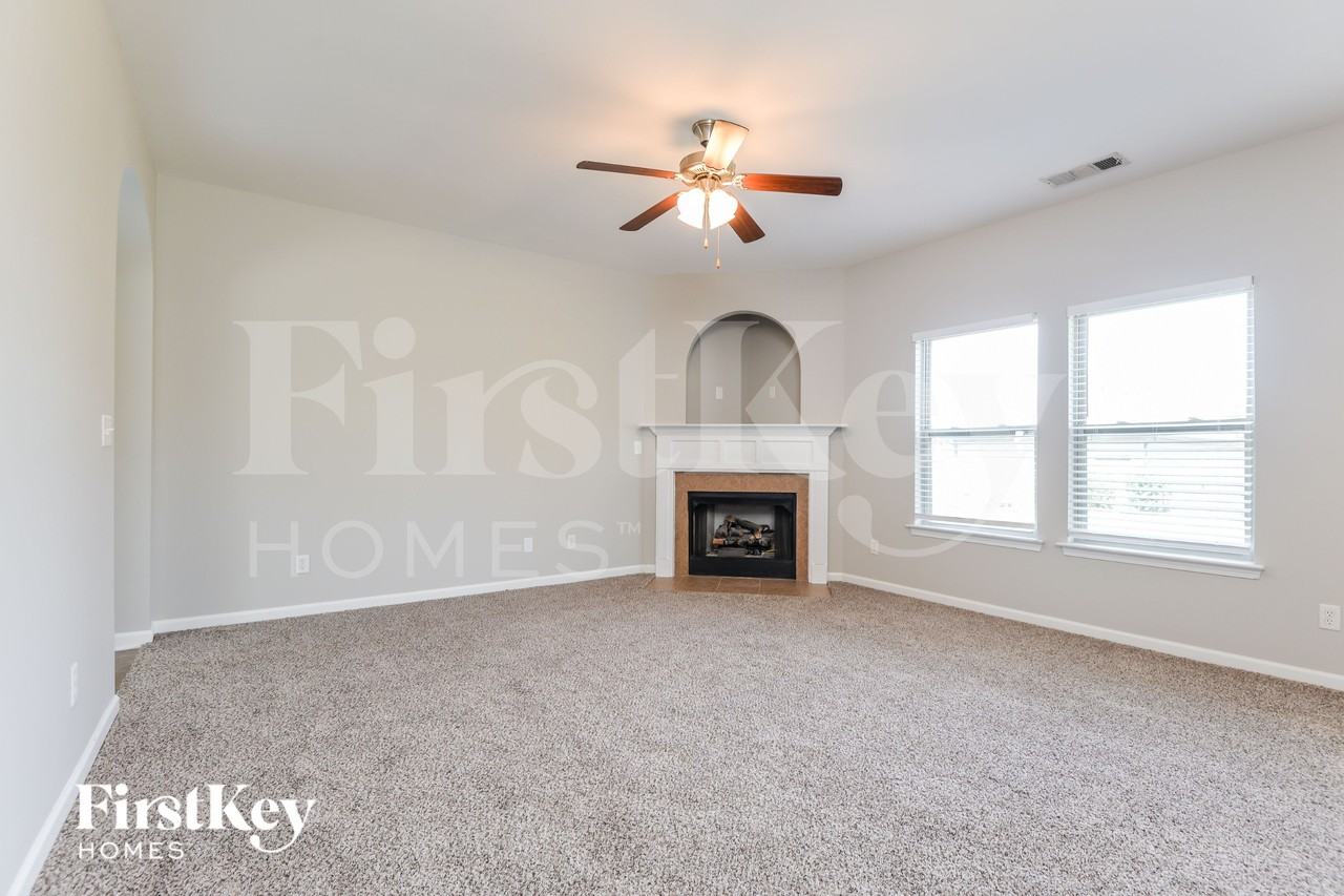 2045 Kensington Ct - Photo 5 of 16