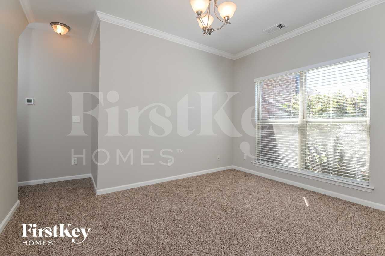 2045 Kensington Ct - Photo 6 of 16
