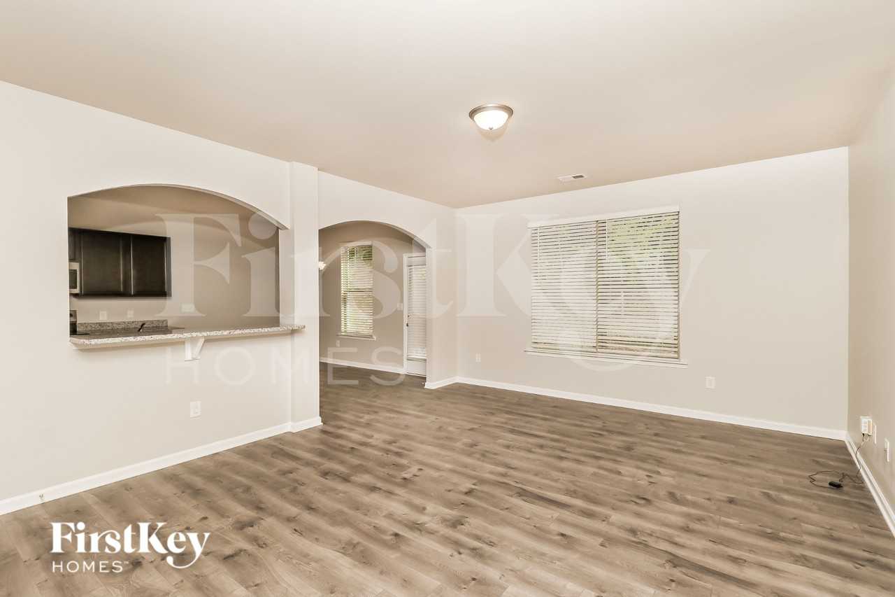 201 Southwind Cir - Photo 4 of 18
