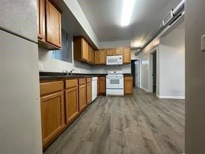 340 N Craig St - Photo 2 of 3