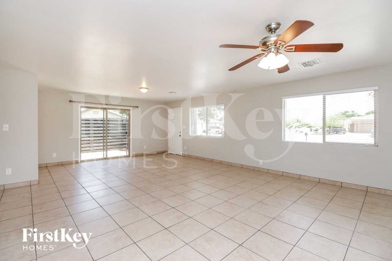 14623 N 32nd Pl - Photo 4 of 19