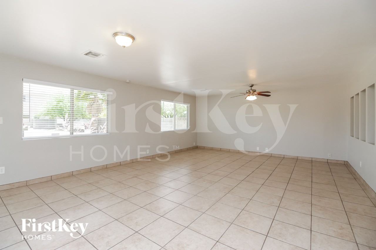 14623 N 32nd Pl - Photo 6 of 19