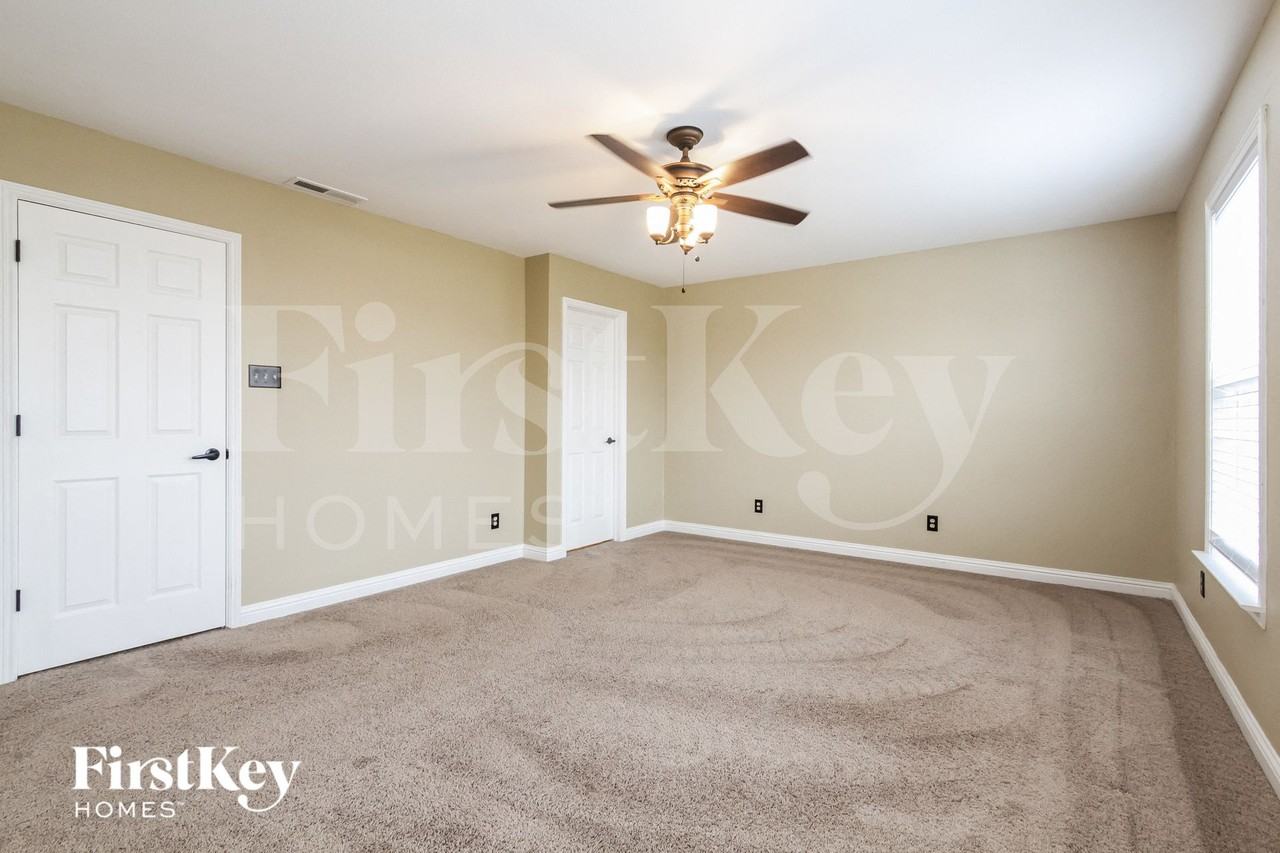 1441 Dowell St - Photo 7 of 15