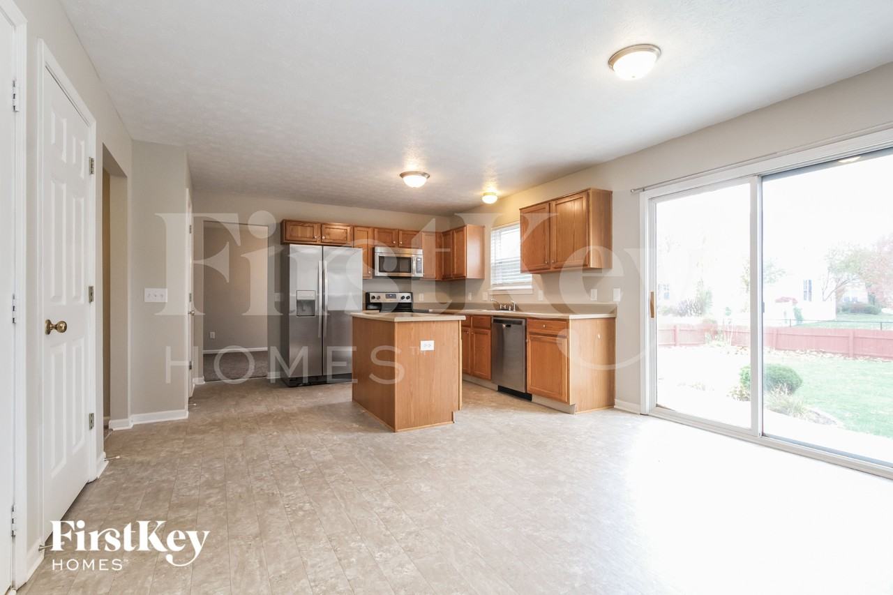 12819 Sinclair Pl - Photo 4 of 16