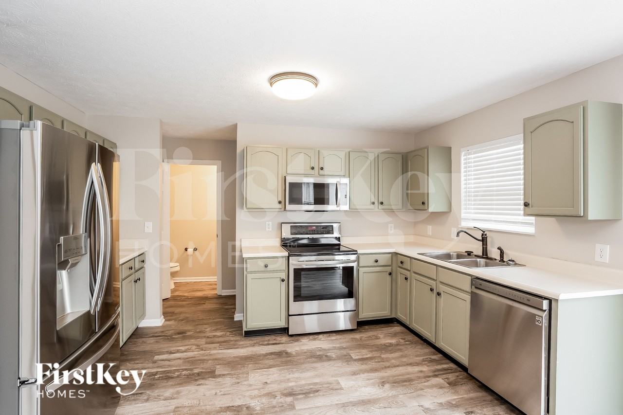 10949 Gresham Pl - Photo 5 of 18