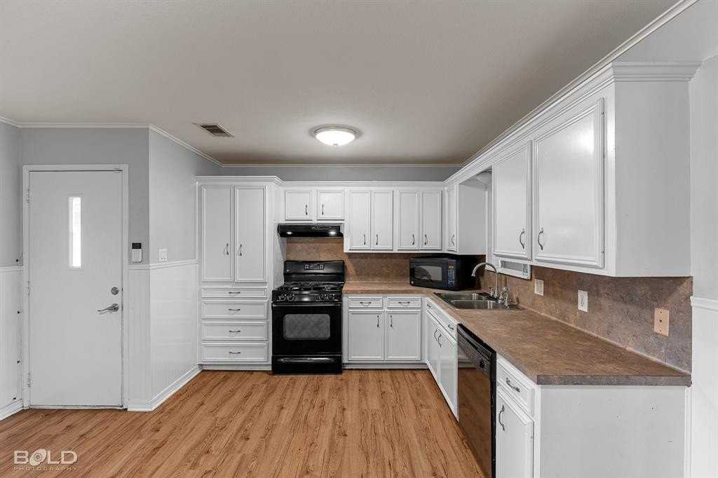 1507 Holiday Pl - Photo 4 of 12