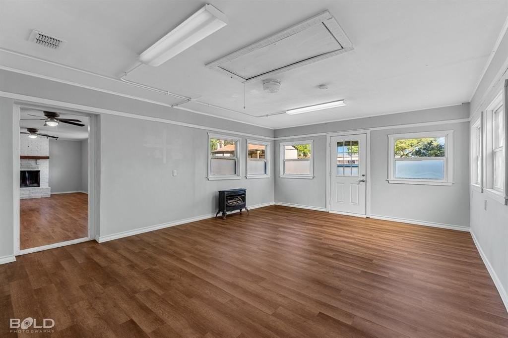 1507 Holiday Pl - Photo 7 of 12