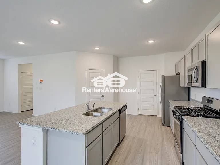 5526 Fossil Way - Photo 2 of 19