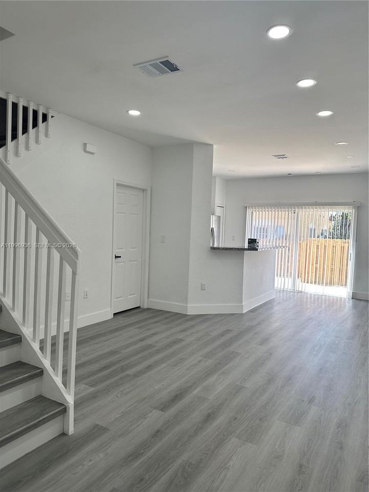 8246 Nw 108th Ave #7-16 - Photo 3 of 8