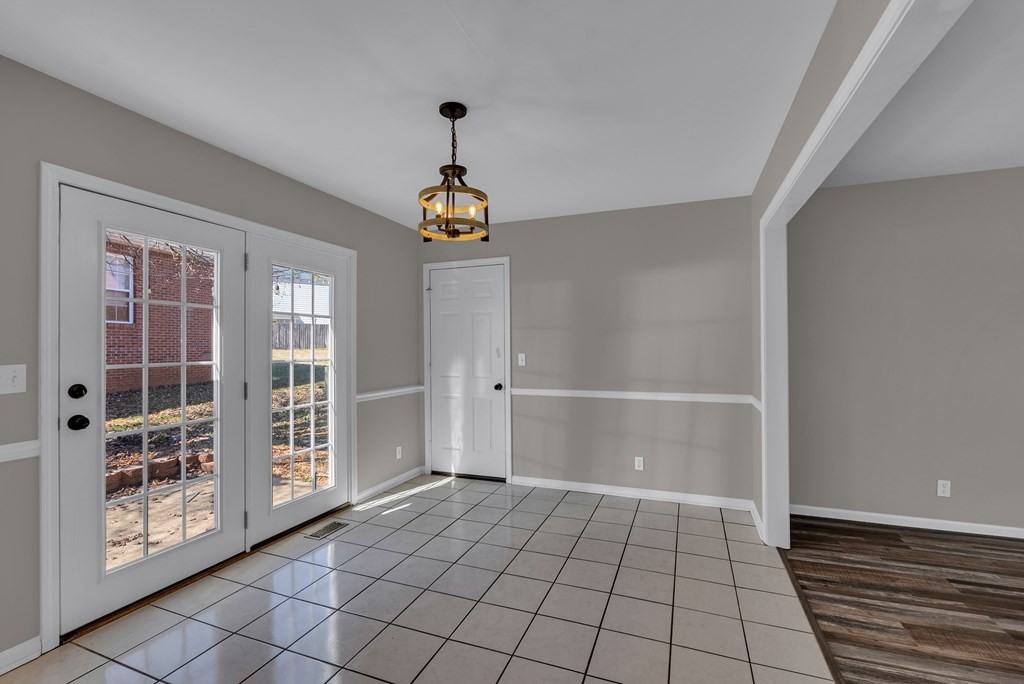 62 Eastgate Cir #B - Photo 2 of 17