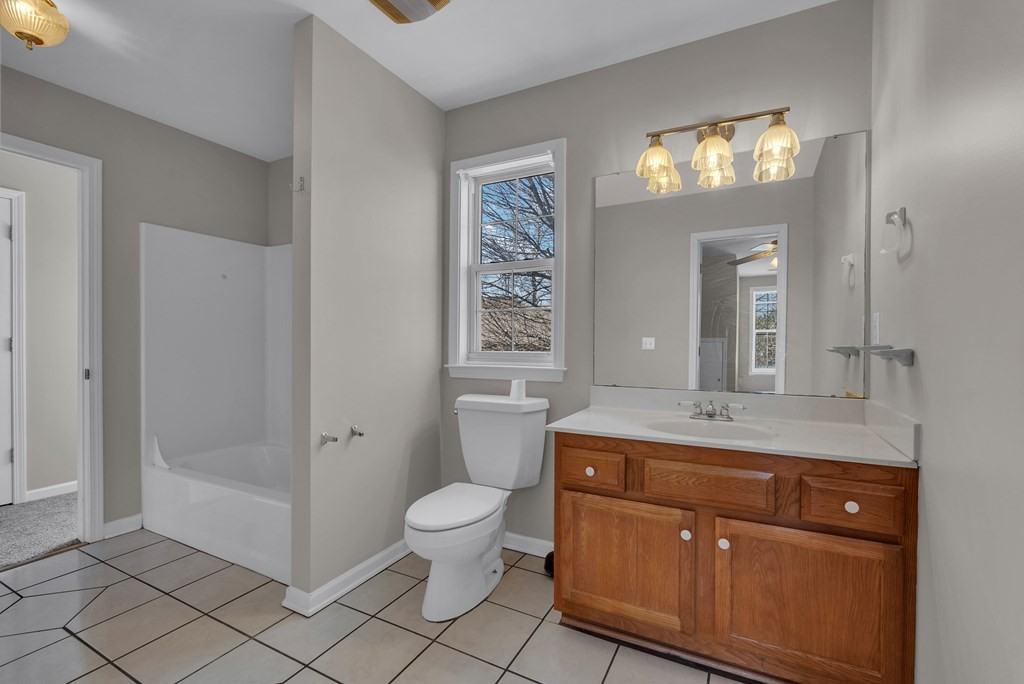 62 Eastgate Cir #B - Photo 7 of 17