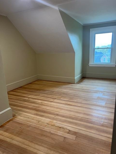 415 Blackstone St - Photo 4 of 11